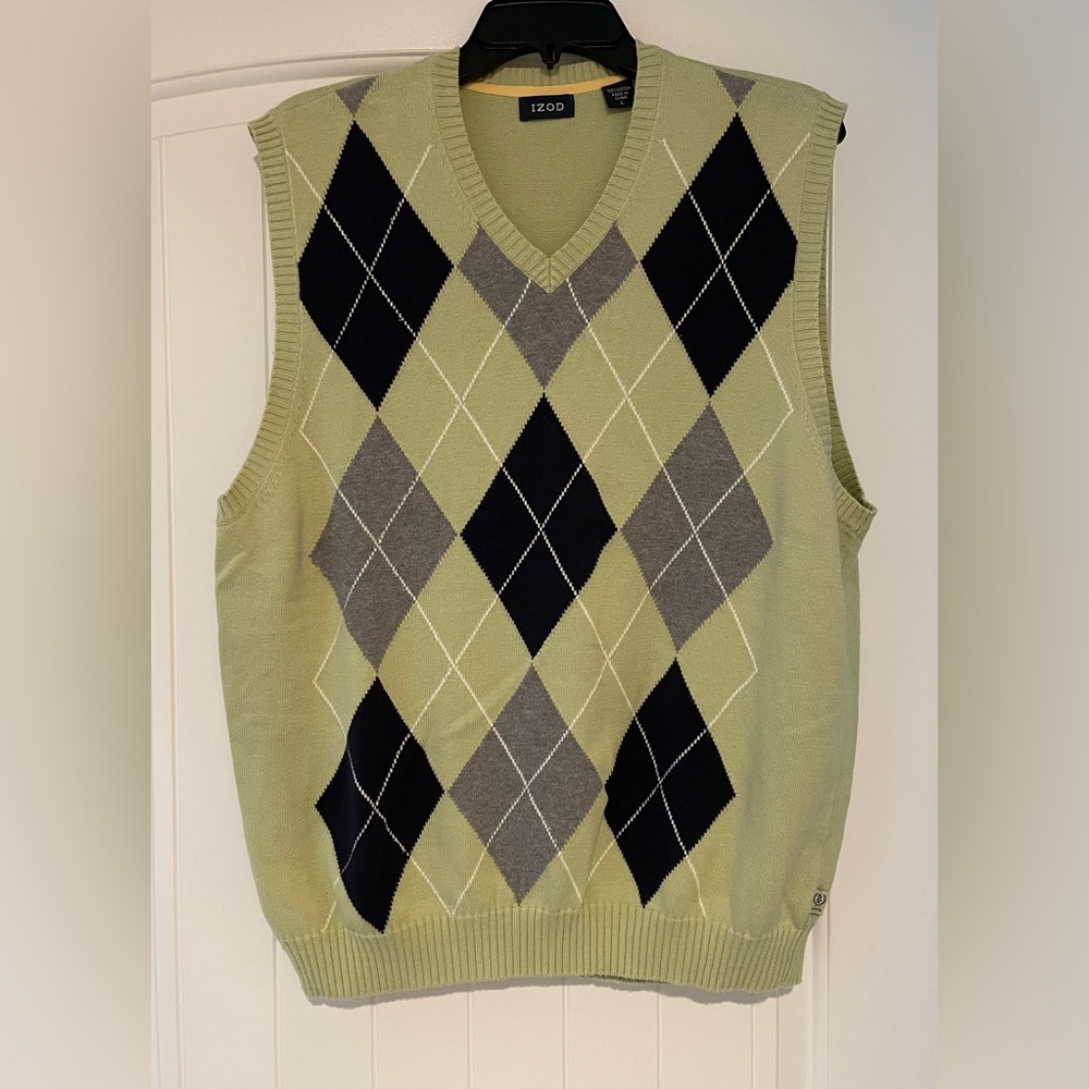 IZOD Men’s Argyle Pullover Vest